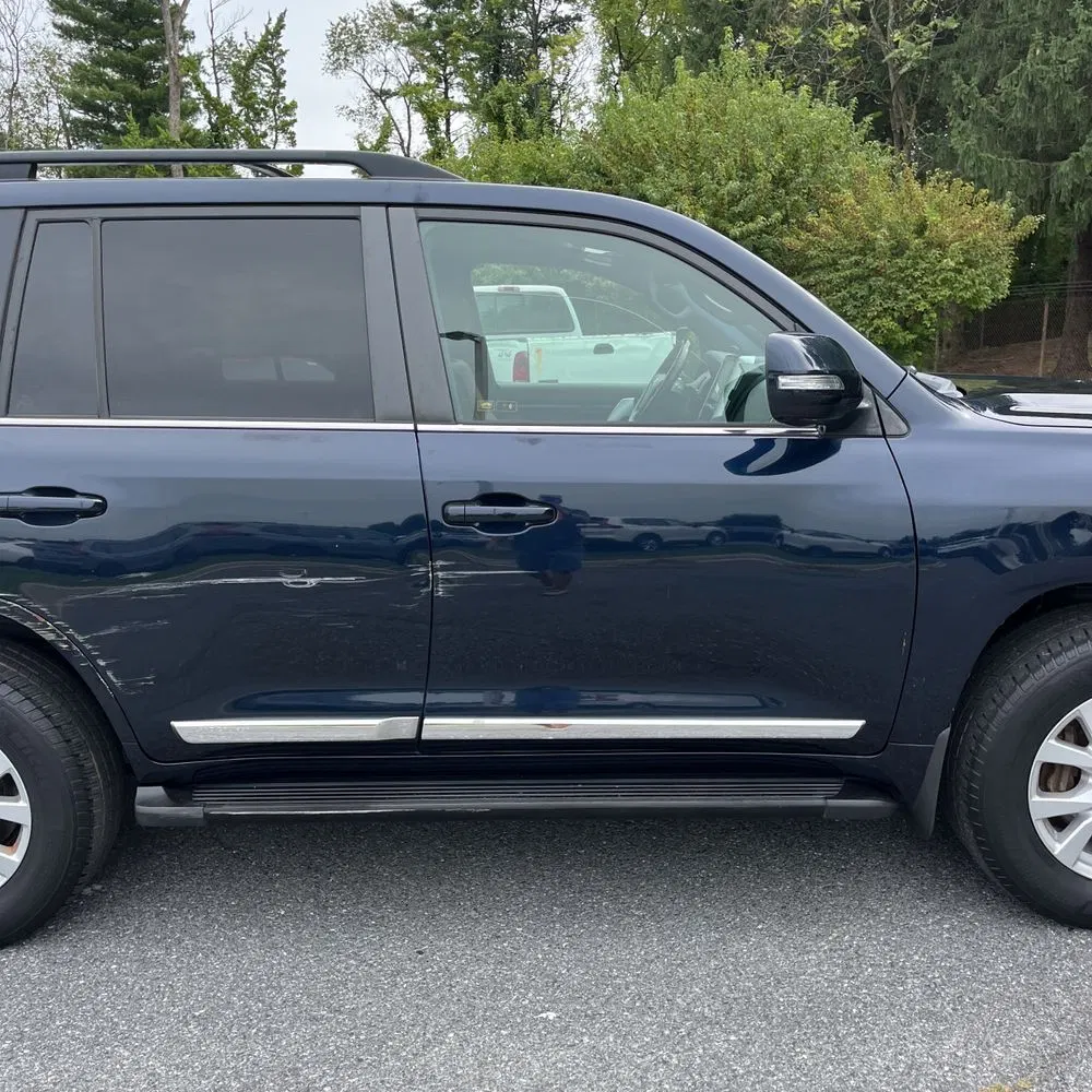 2016 Toyota Land Cruiser Base