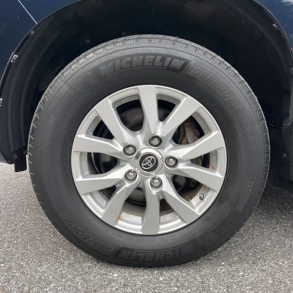 2016 Toyota Land Cruiser Base