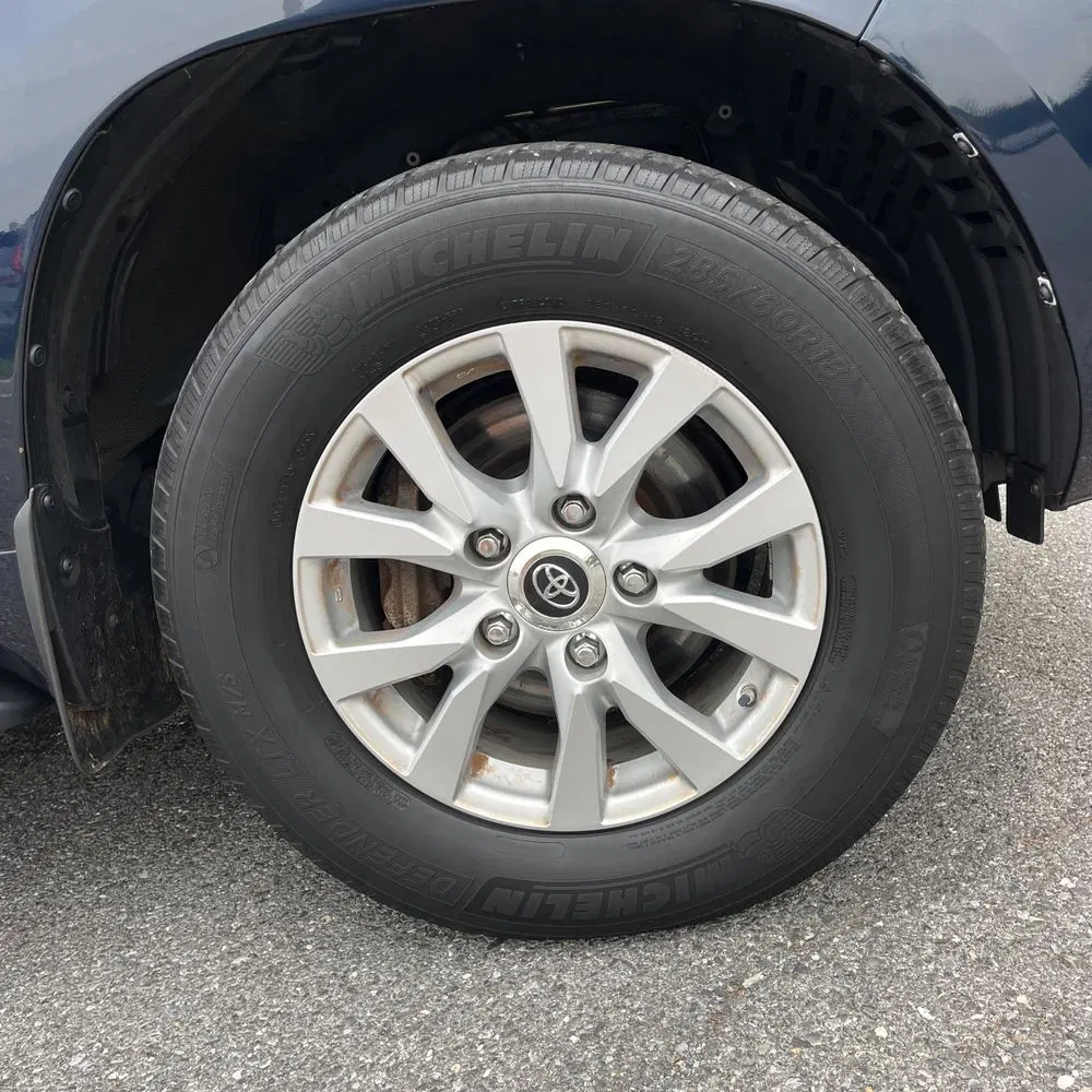2016 Toyota Land Cruiser Base