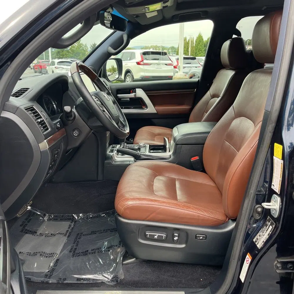 2016 Toyota Land Cruiser Base
