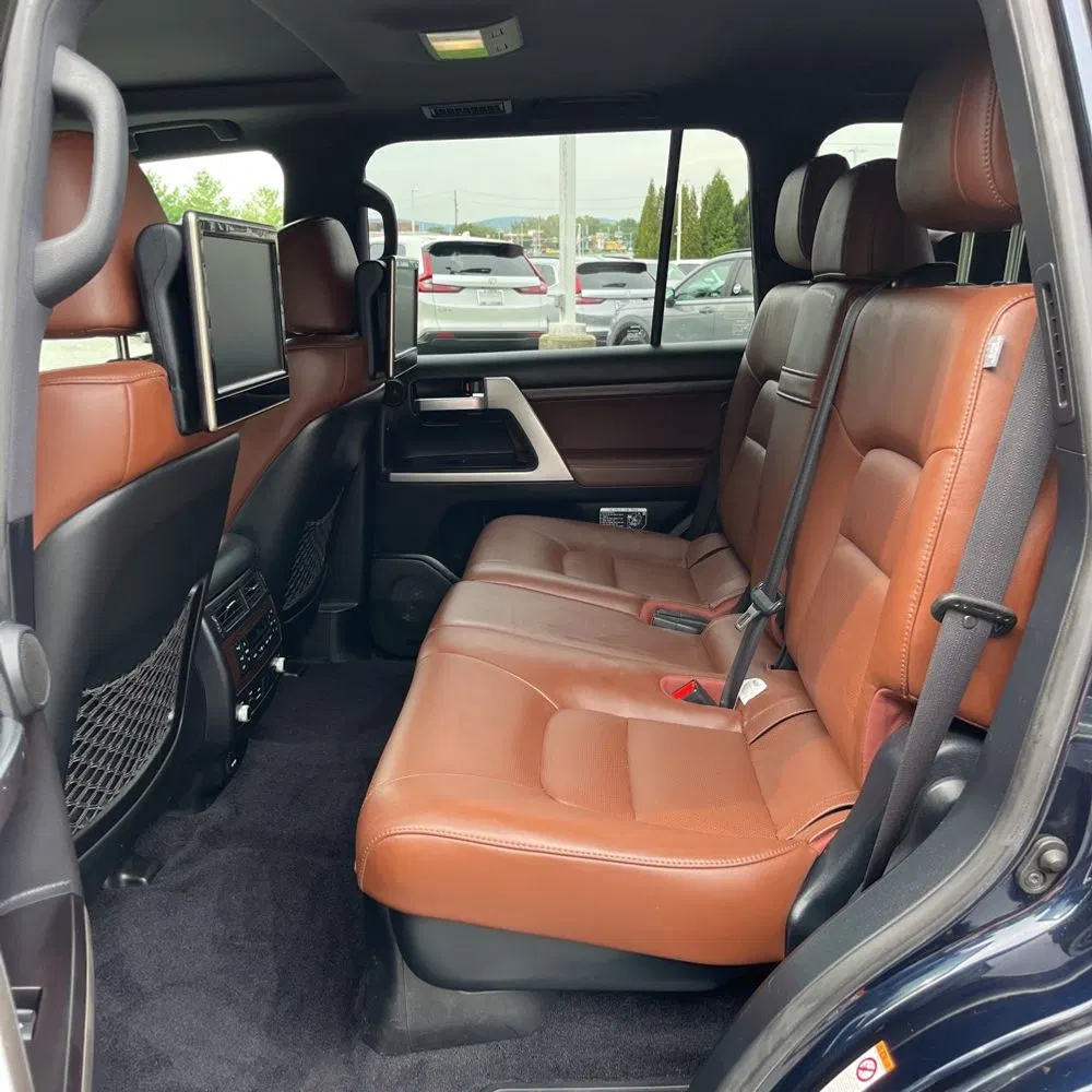 2016 Toyota Land Cruiser Base