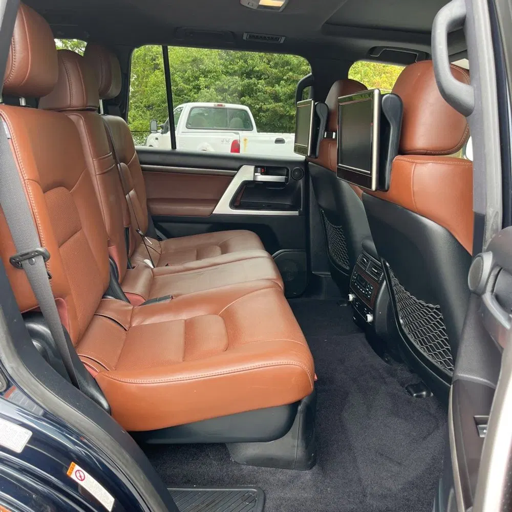 2016 Toyota Land Cruiser Base