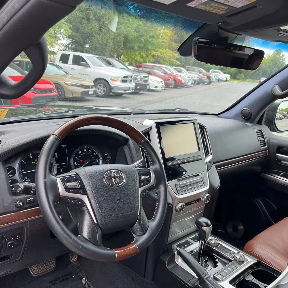 2016 Toyota Land Cruiser Base