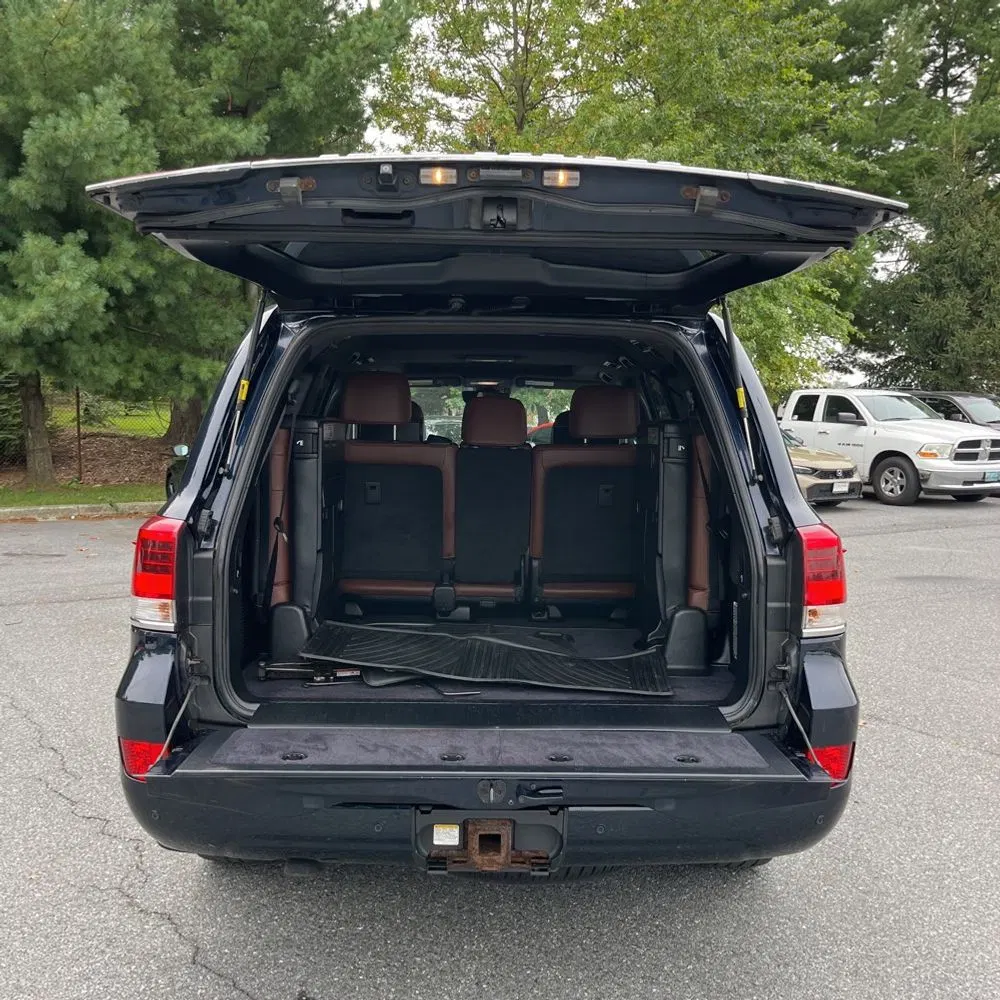 2016 Toyota Land Cruiser Base