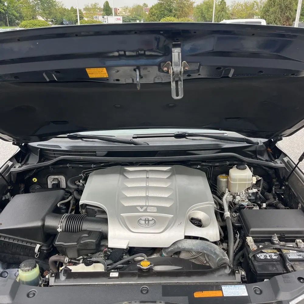 2016 Toyota Land Cruiser Base