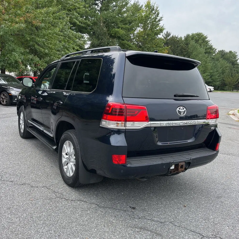 2016 Toyota Land Cruiser Base
