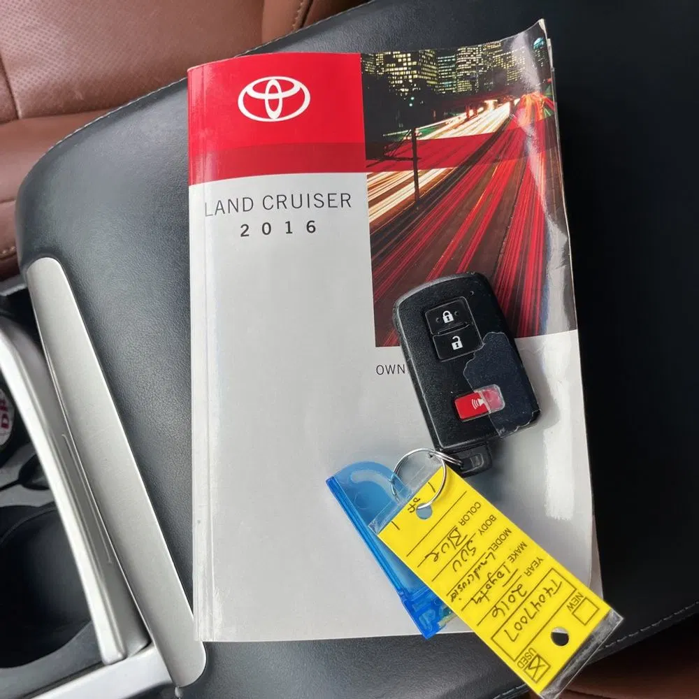 2016 Toyota Land Cruiser Base