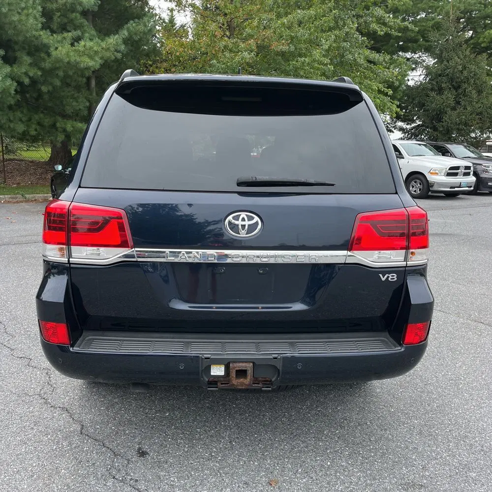 2016 Toyota Land Cruiser Base