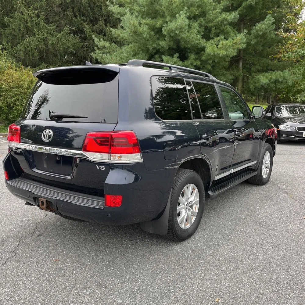 2016 Toyota Land Cruiser Base