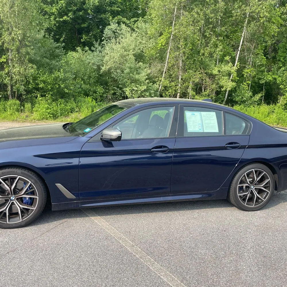 2022 BMW 5-Series M550xi