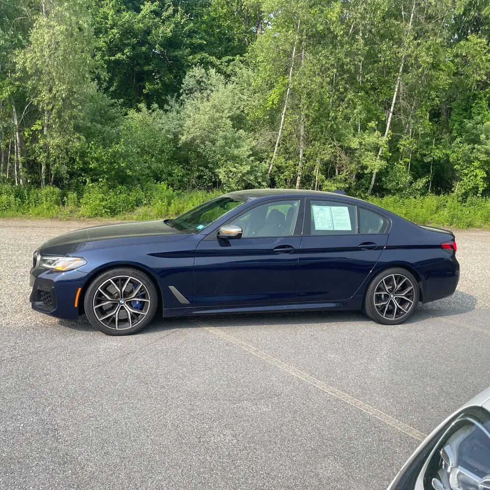 2022 BMW 5-Series M550xi