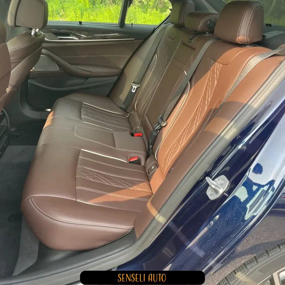 2022 BMW 5-Series M550xi