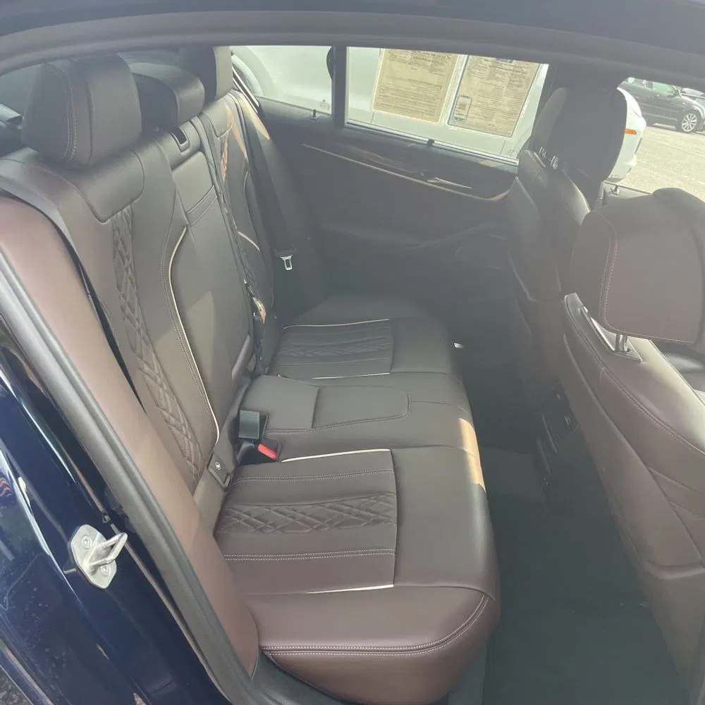 2022 BMW 5-Series M550xi