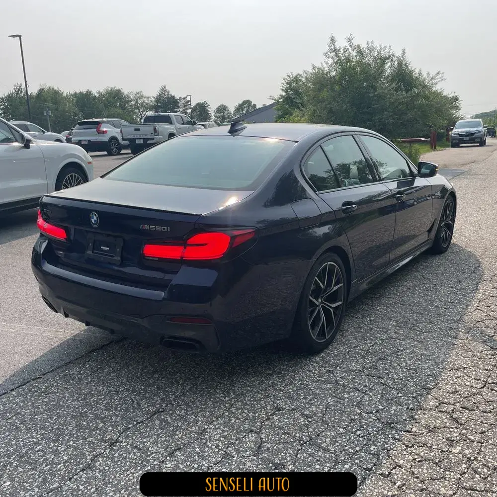 2022 BMW 5-Series M550xi