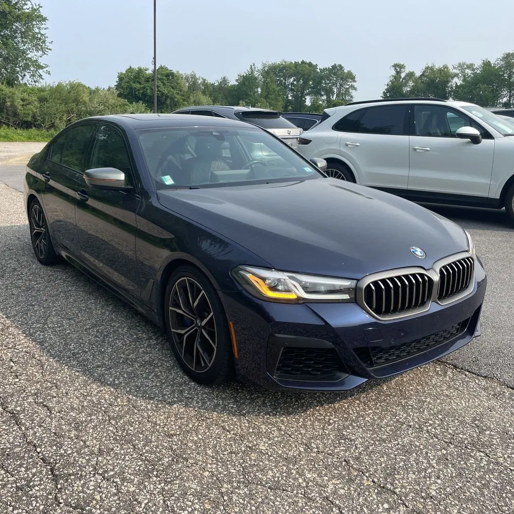2022 BMW 5-Series M550xi