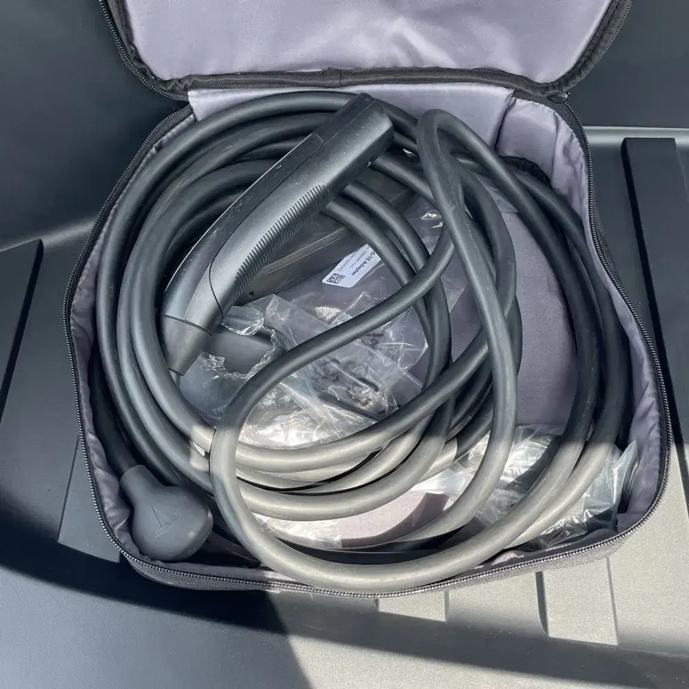 2024 Tesla Cybertruck Base
