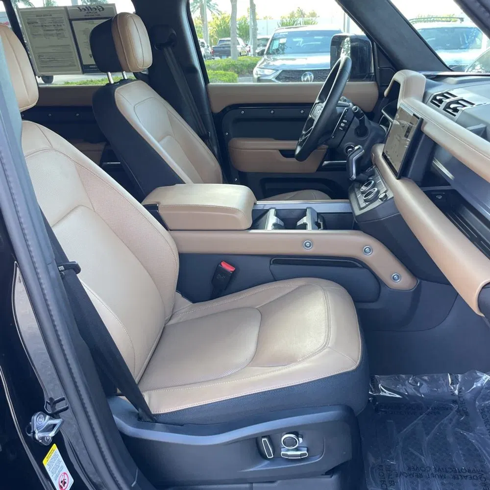 2025 Land Rover Defender 130 V8 P500