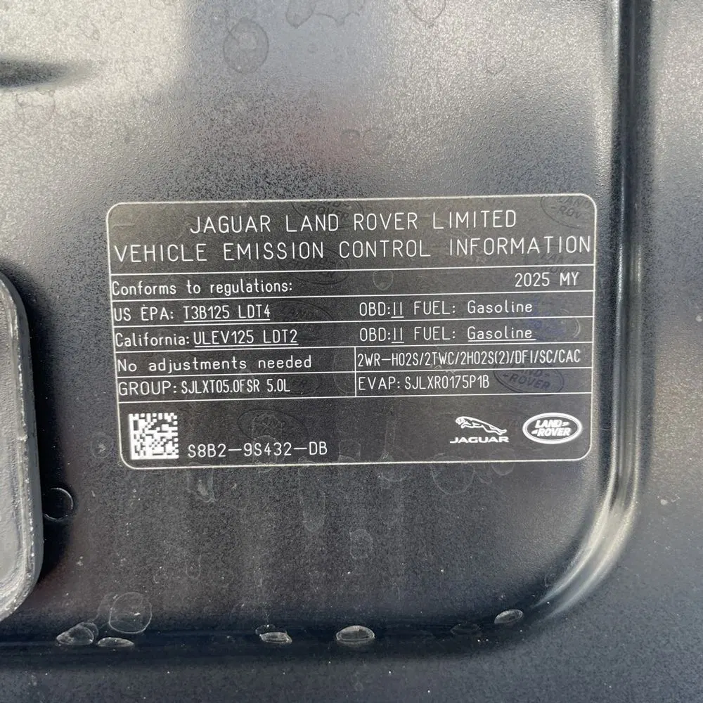 2025 Land Rover Defender 130 V8 P500