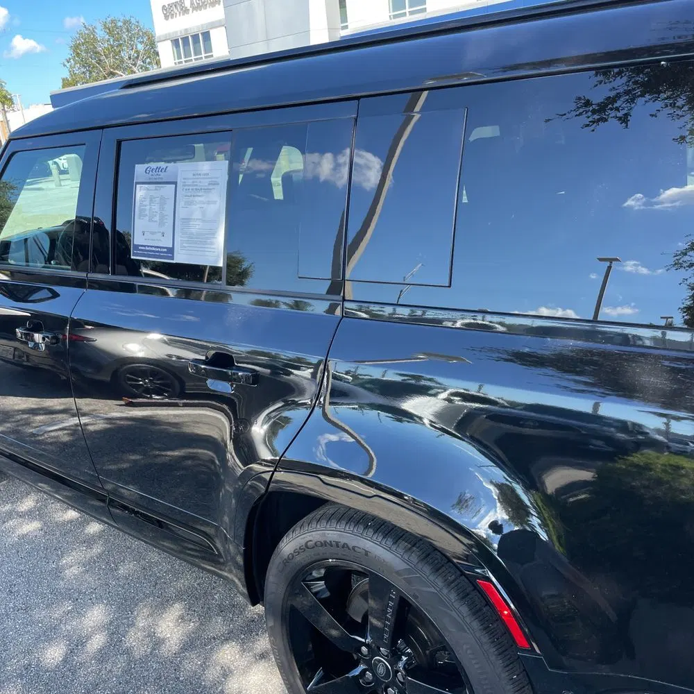 2025 Land Rover Defender 130 V8 P500