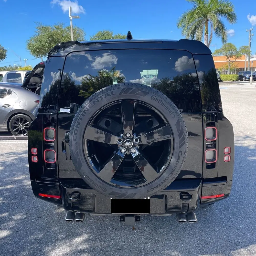 2025 Land Rover Defender 130 V8 P500