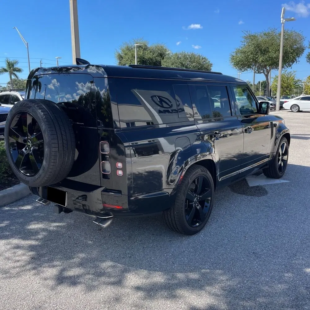 2025 Land Rover Defender 130 V8 P500