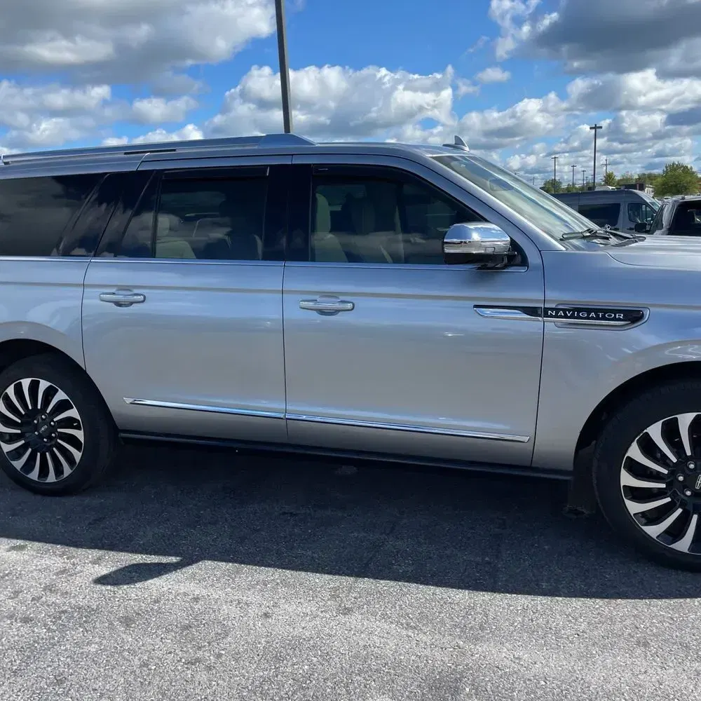 2023 Lincoln Navigator L Black Label
