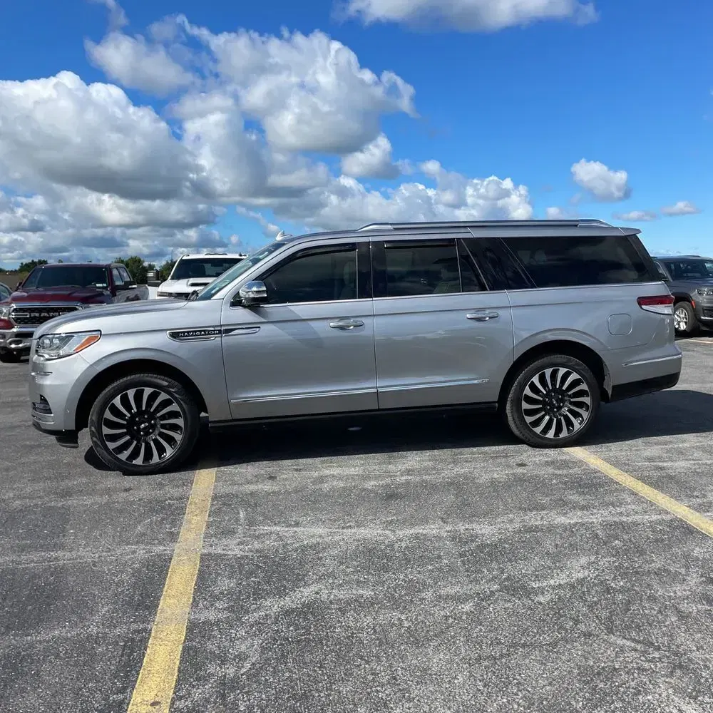 2023 Lincoln Navigator L Black Label