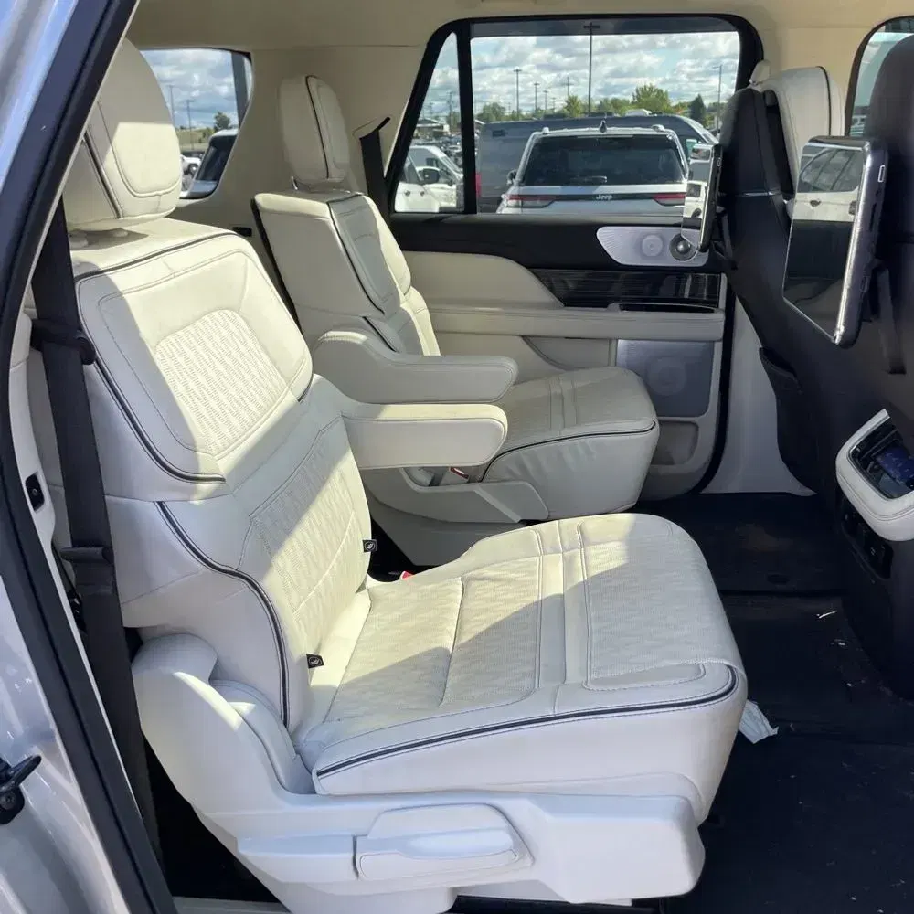 2023 Lincoln Navigator L Black Label