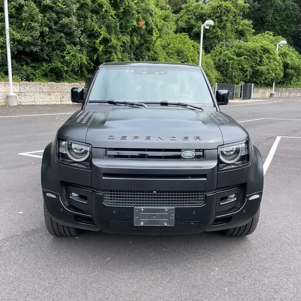 2024 Land Rover Defender 130 X-Dyn SE P400