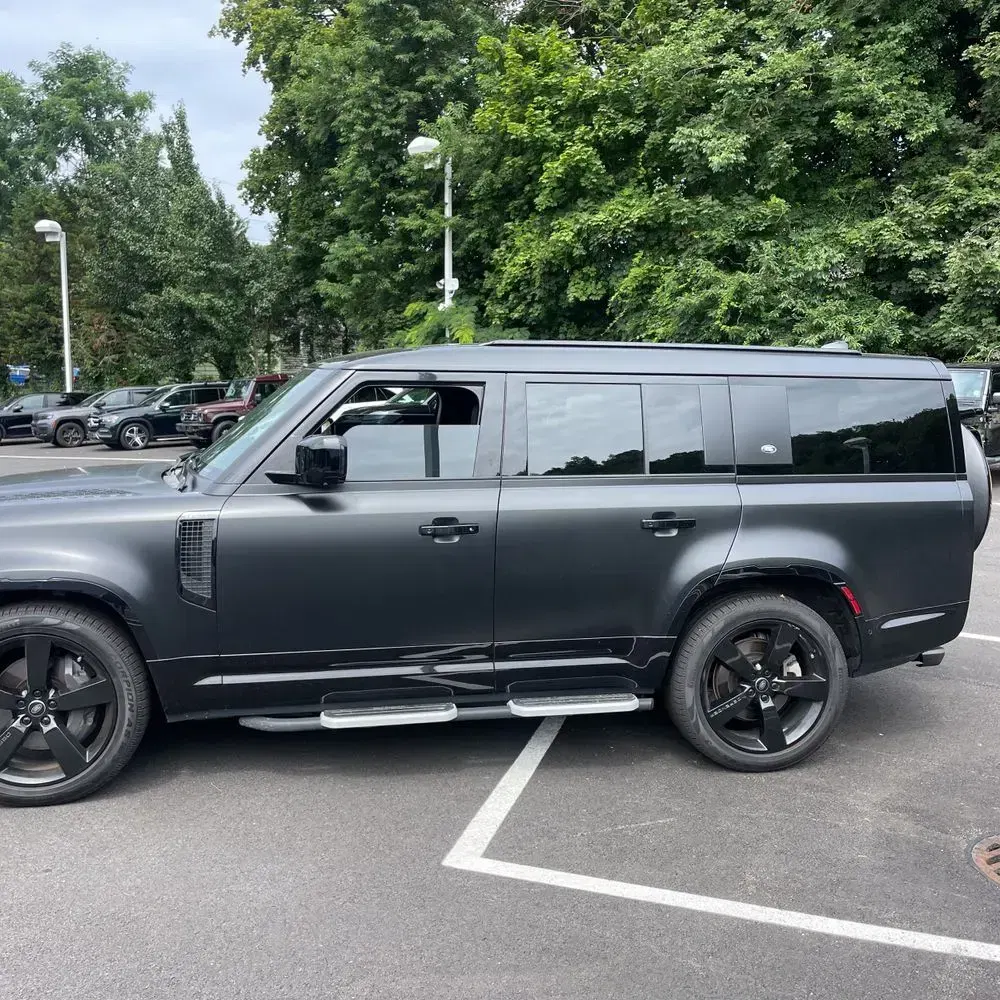 2024 Land Rover Defender 130 X-Dyn SE P400