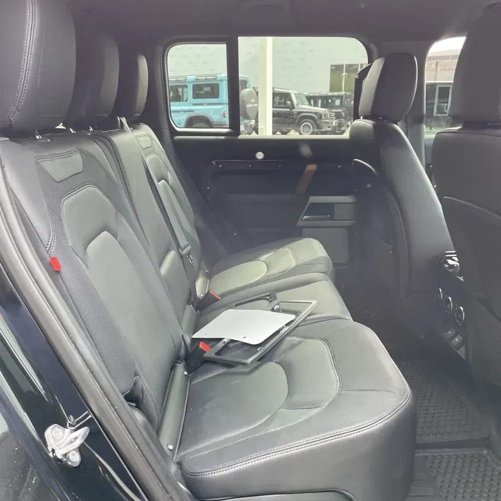 2024 Land Rover Defender 130 X-Dyn SE P400