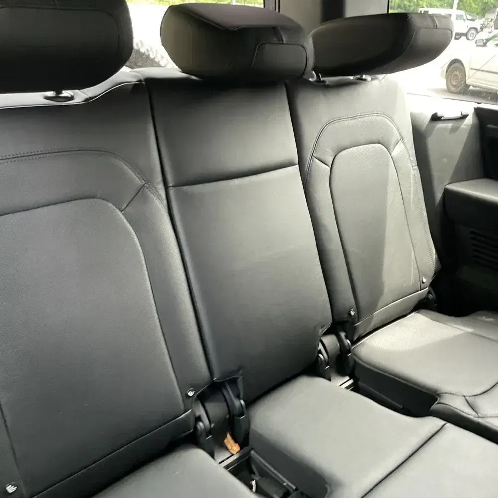 2024 Land Rover Defender 130 X-Dyn SE P400