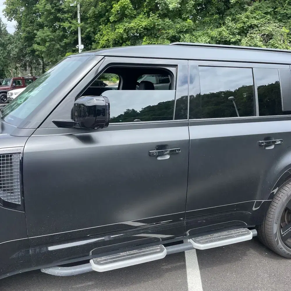 2024 Land Rover Defender 130 X-Dyn SE P400