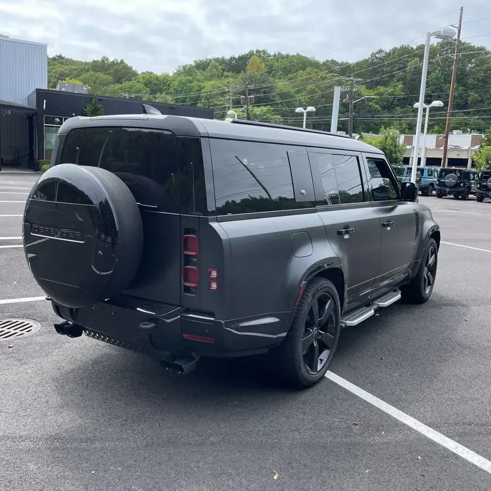 2024 Land Rover Defender 130 X-Dyn SE P400