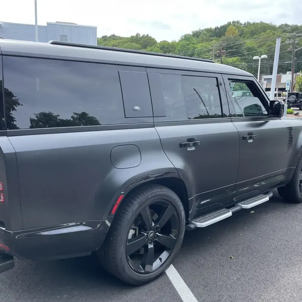 2024 Land Rover Defender 130 X-Dyn SE P400
