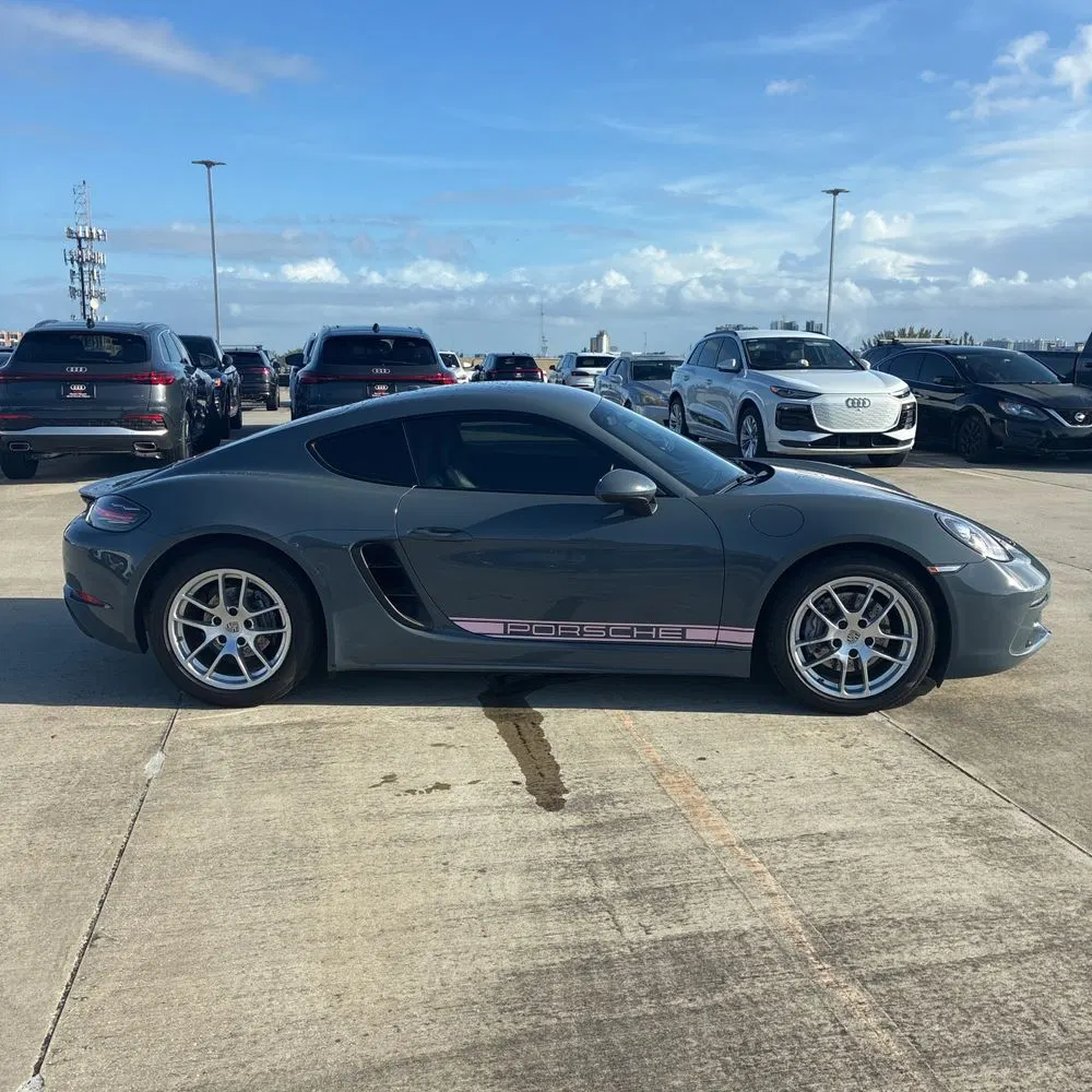 2017 Porsche 718 Cayman Base