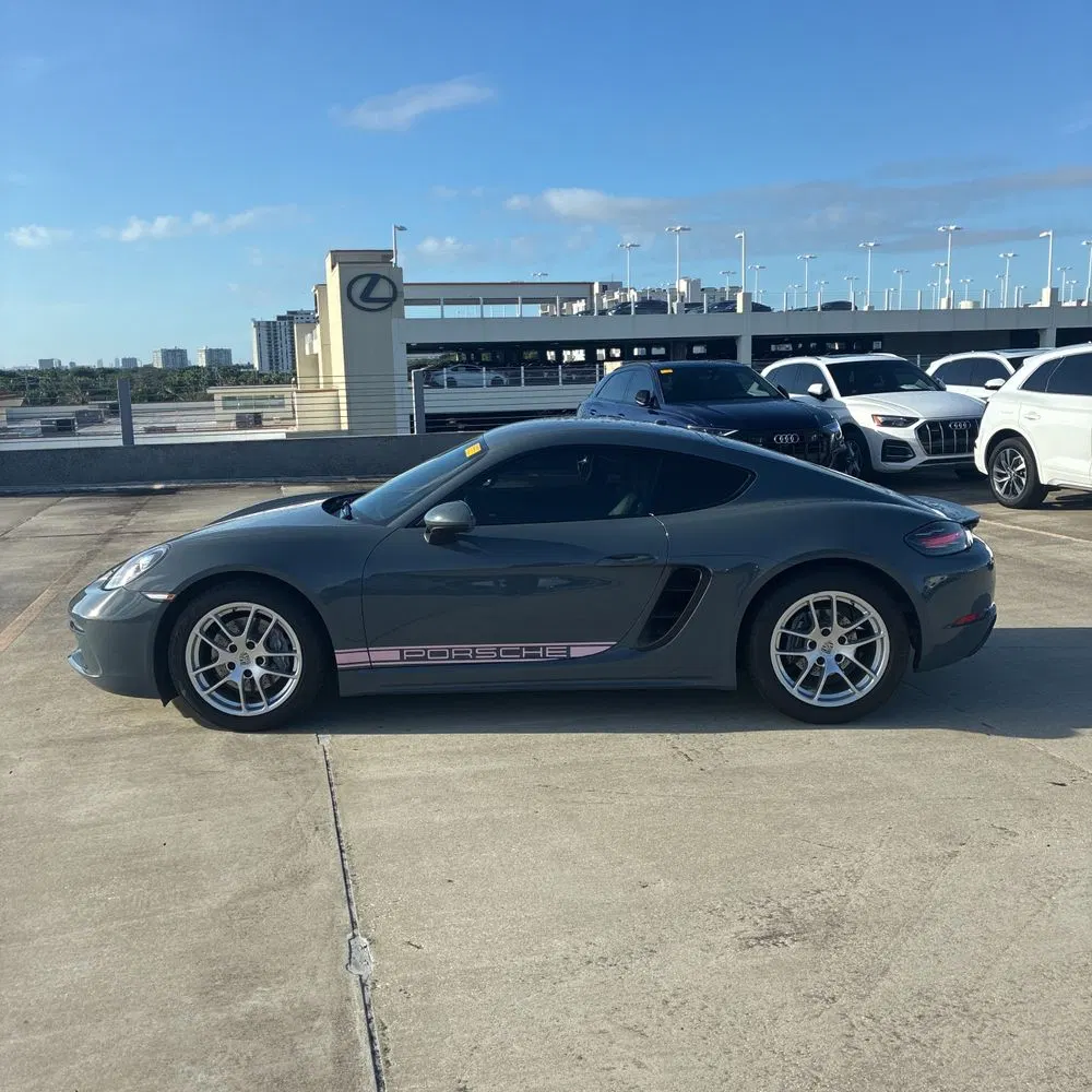 2017 Porsche 718 Cayman Base