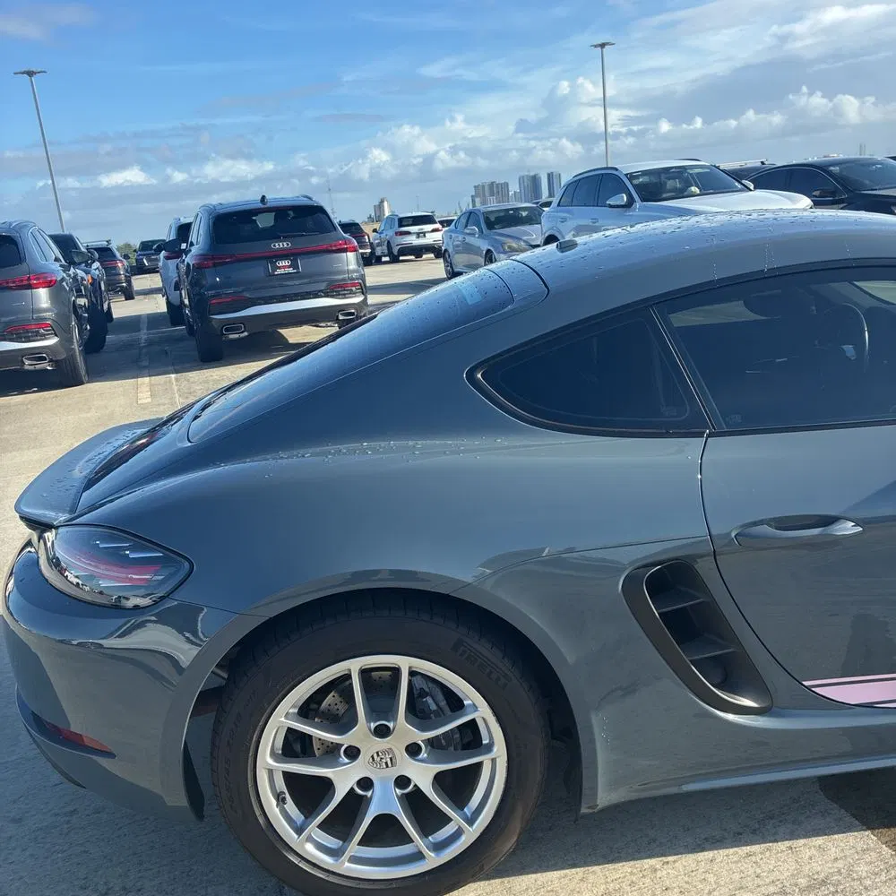 2017 Porsche 718 Cayman Base