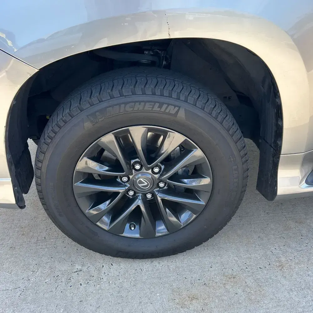 2023 Lexus GX 460 Base