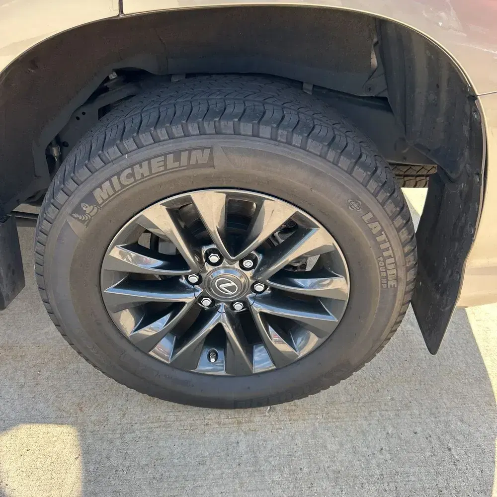 2023 Lexus GX 460 Base