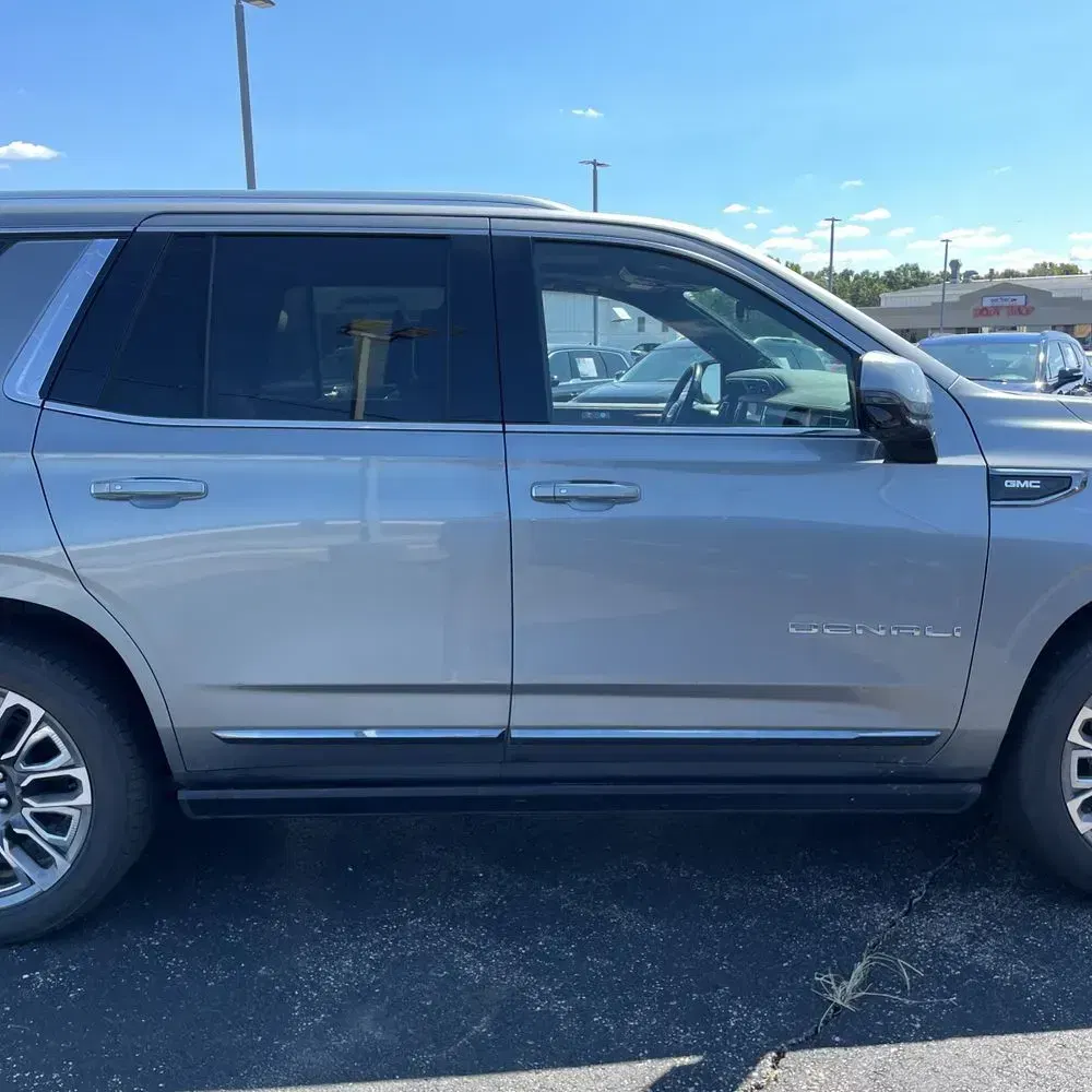 2023 GMC Yukon Denali Ultimate