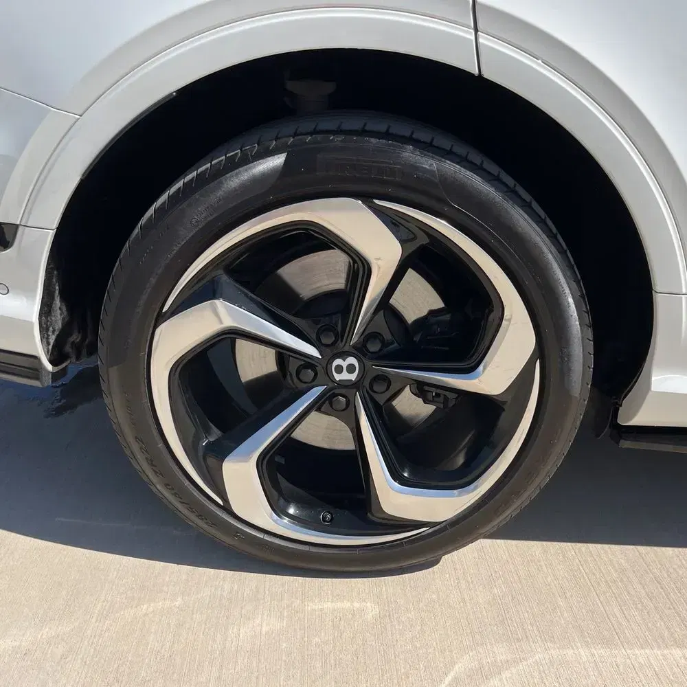2022 Bentley Bentayga V8