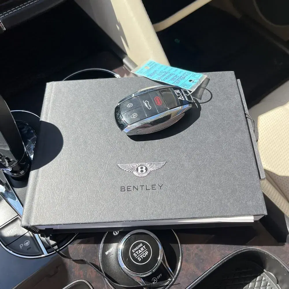 2022 Bentley Bentayga V8