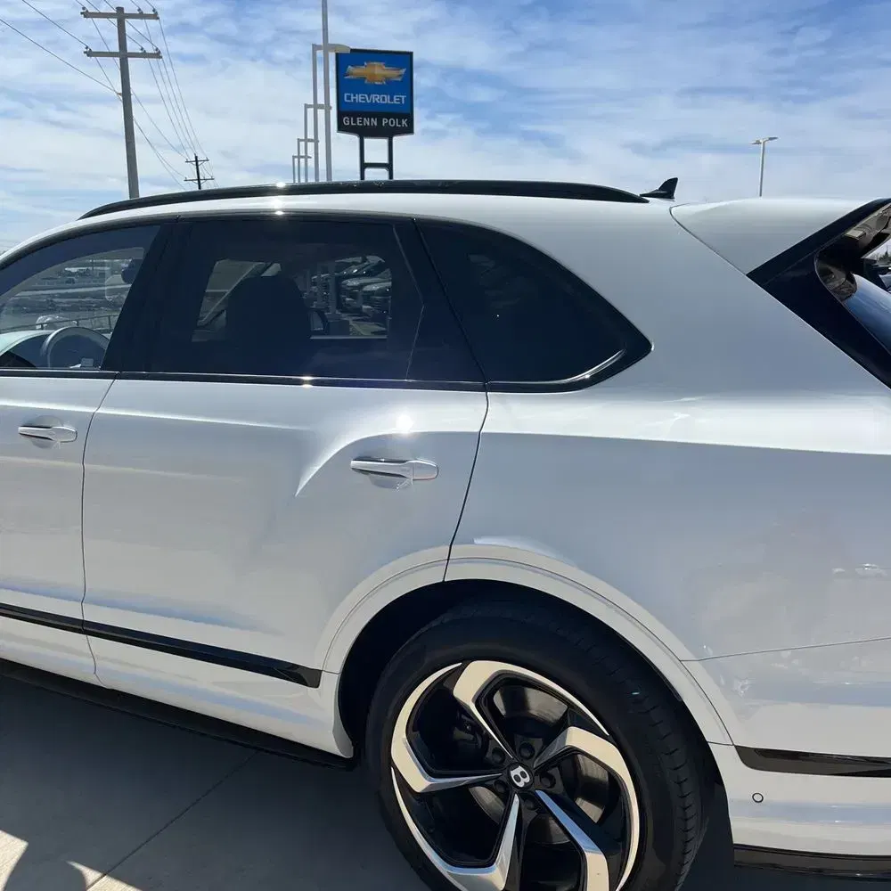 2022 Bentley Bentayga V8