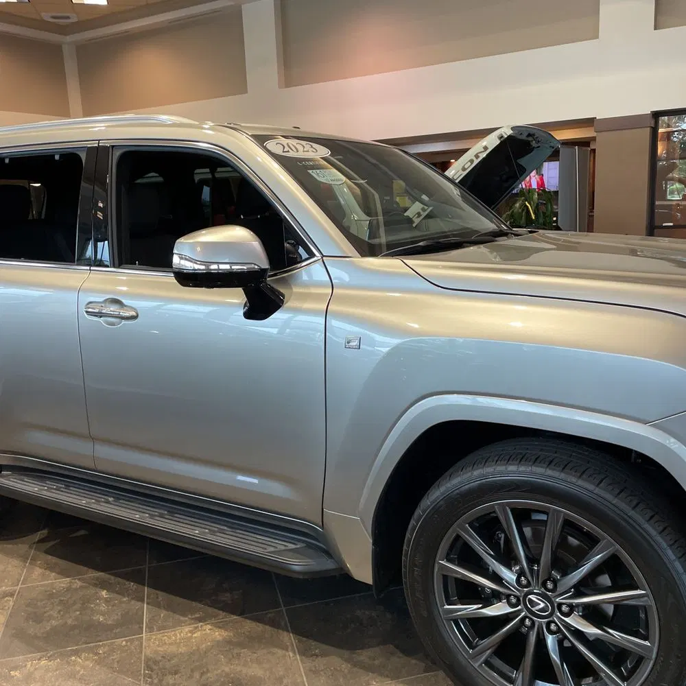 2023 Lexus LX 600 F SPORT Handling