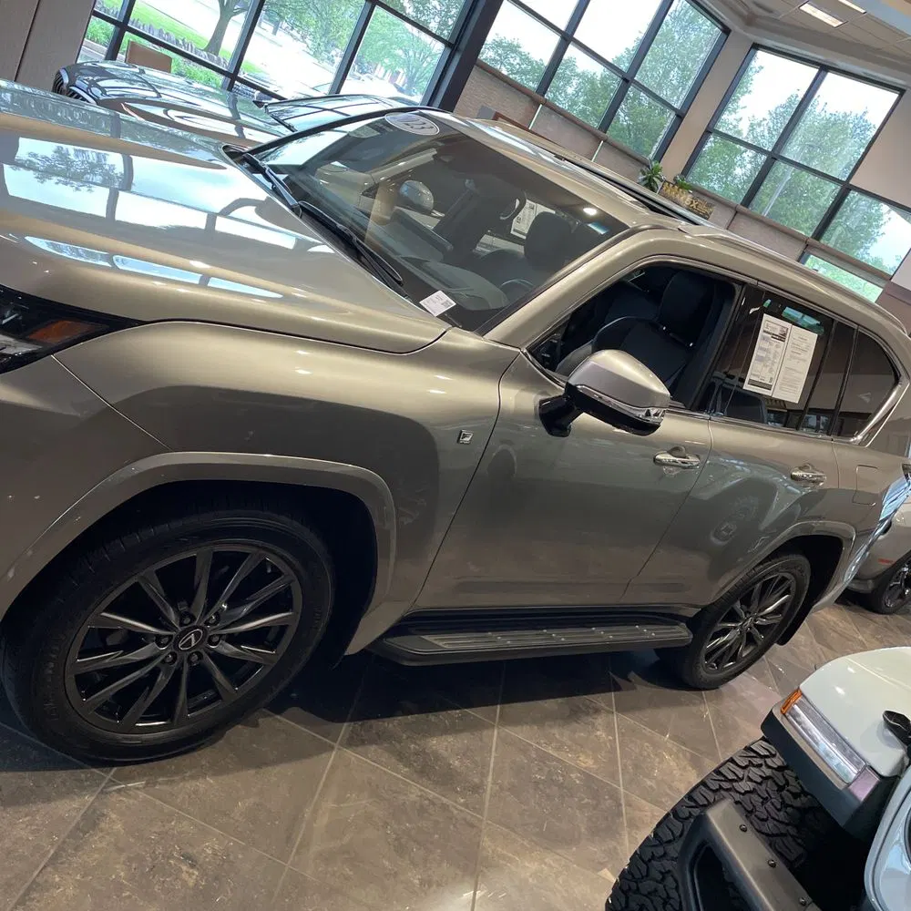2023 Lexus LX 600 F SPORT Handling