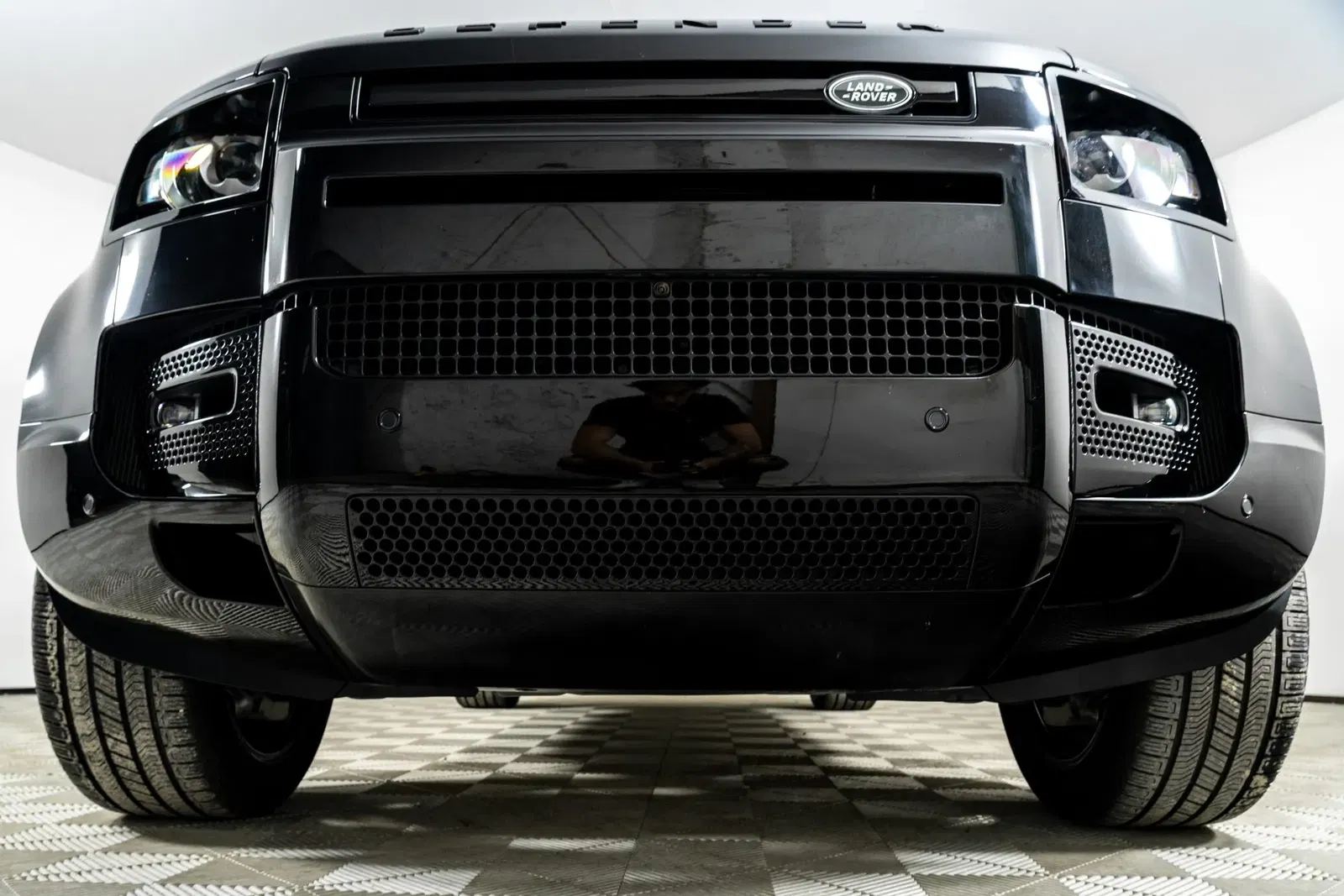 2022 Land Rover Defender 110 V8 Bond Edition