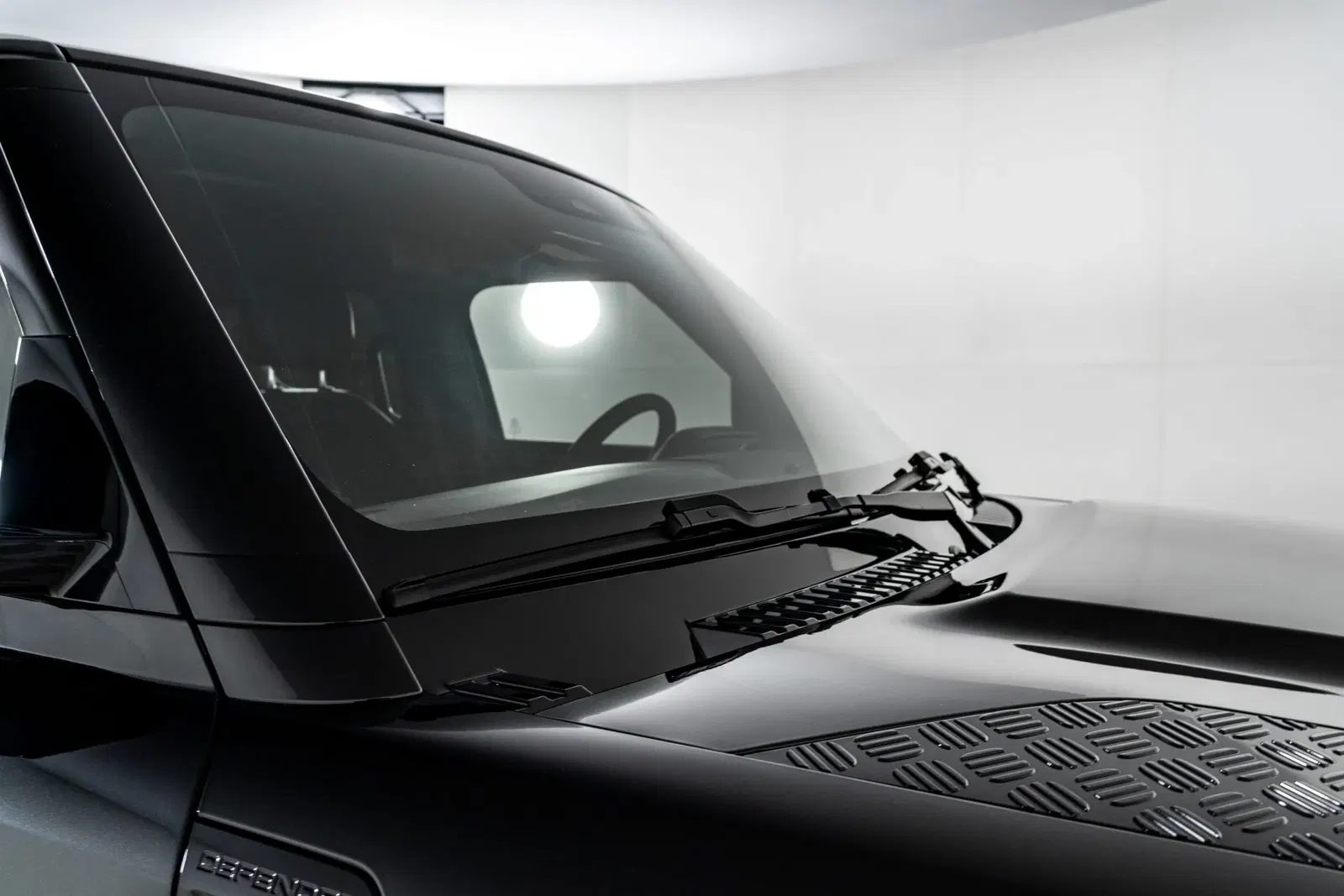 2022 Land Rover Defender 110 V8 Bond Edition