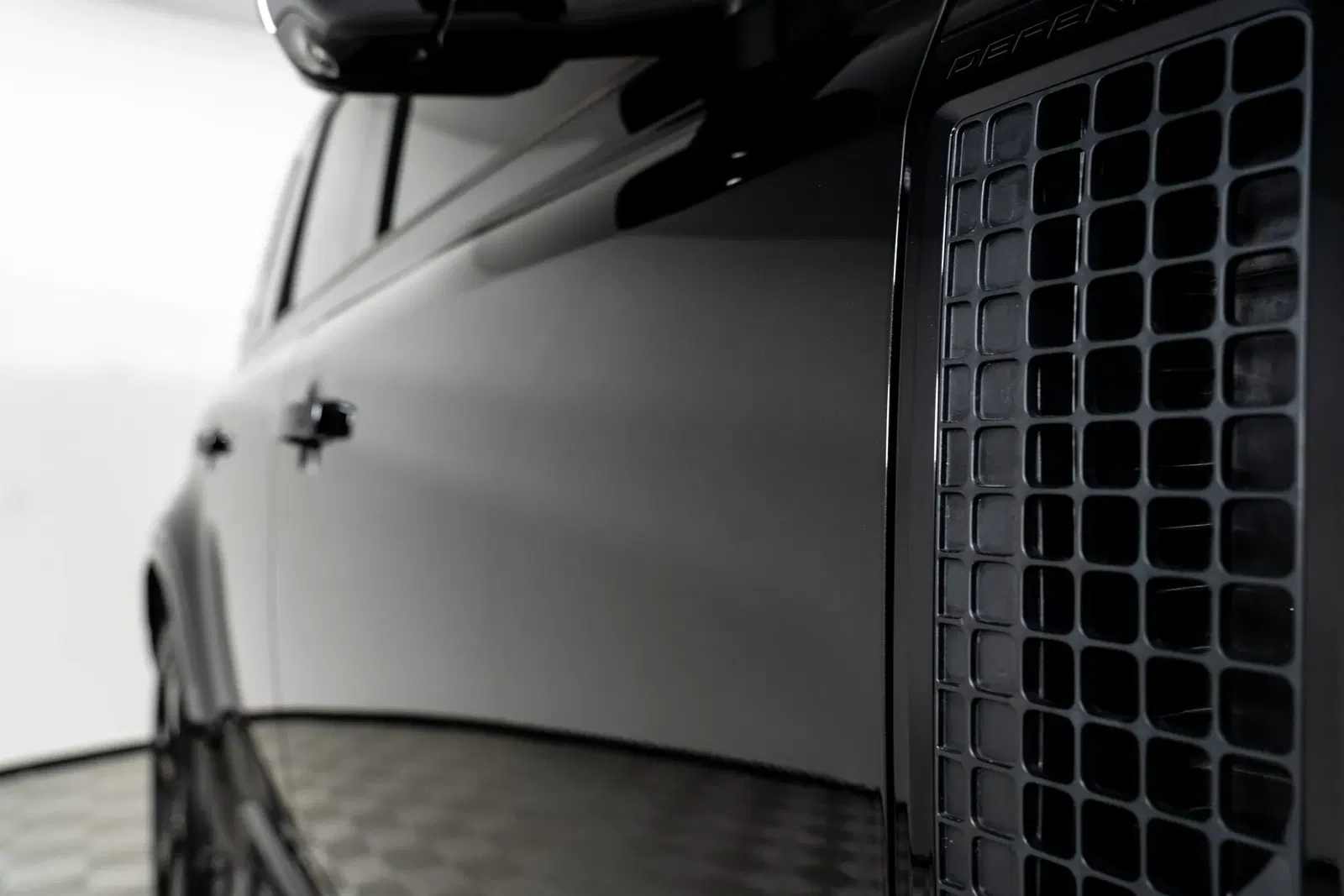 2022 Land Rover Defender 110 V8 Bond Edition
