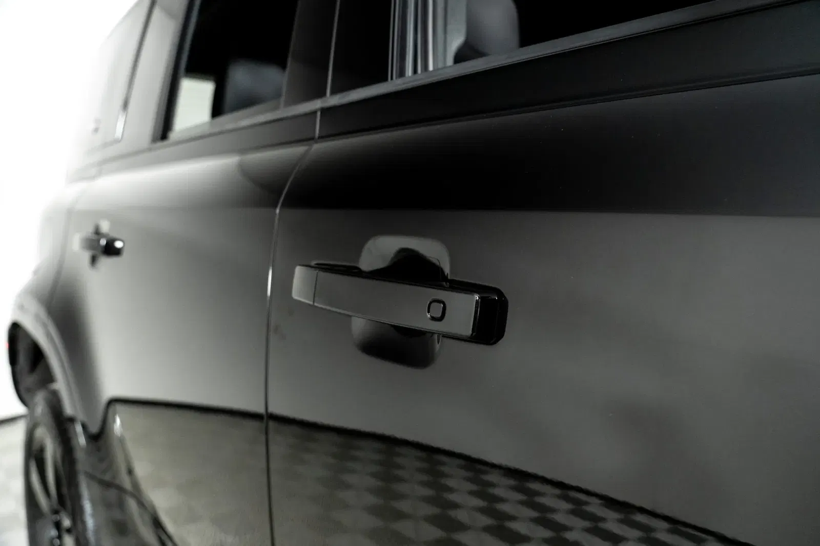2022 Land Rover Defender 110 V8 Bond Edition